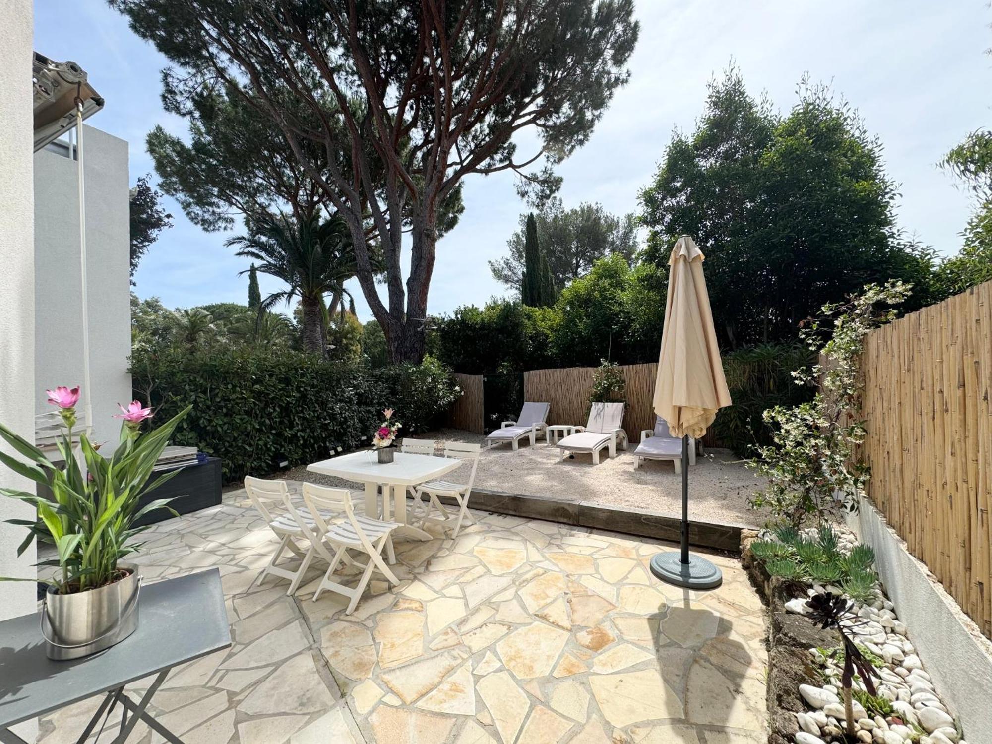 Appartement 1Ch Avec Terrasse Et Jardinet A 400M De La Plage Cavalaire-sur-Mer Bagian luar foto