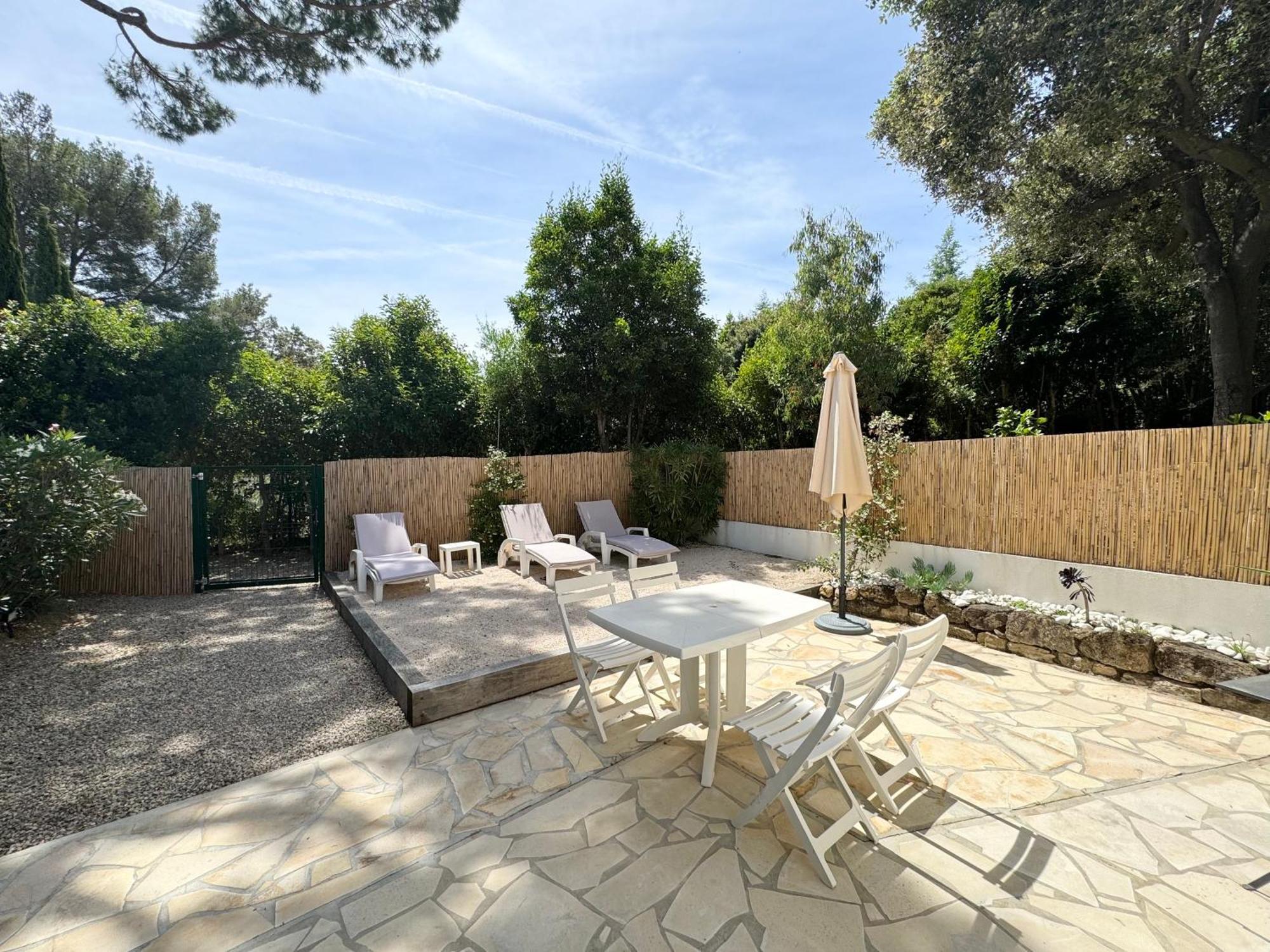 Appartement 1Ch Avec Terrasse Et Jardinet A 400M De La Plage Cavalaire-sur-Mer Bagian luar foto